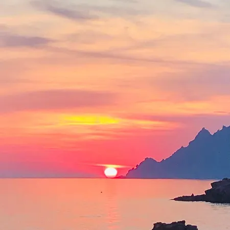 - Vue Et Village Piana (Corsica)