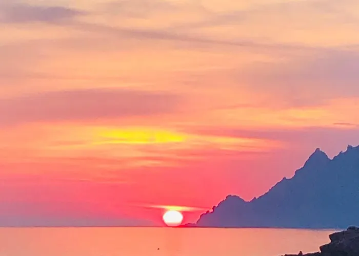 - Vue Et Village Piana (Corsica)