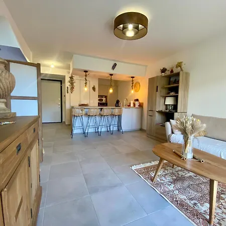 - Vue Et Village * Piana (Corsica)